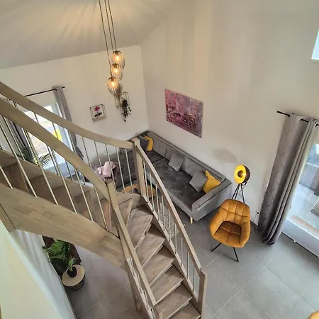 Neues Mit Riesem Garten Und Sauna Und Pool Feriehus