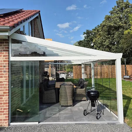 Feriehus Neues Mit Riesem Garten Und Sauna Und Pool *