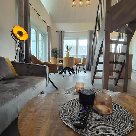 Neues Mit Riesem Garten Und Sauna Und Pool Sehestedt