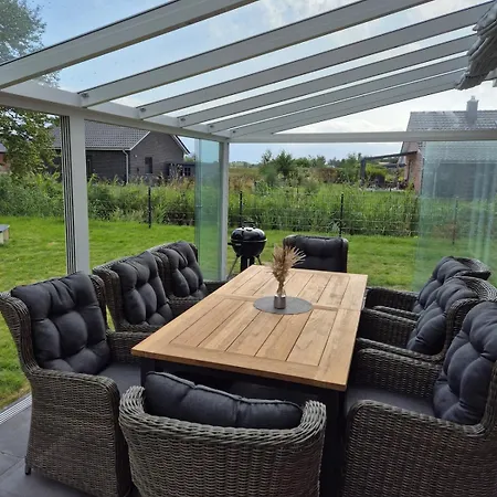 Neues Mit Riesem Garten Und Sauna Und Pool Feriehus Sehestedt (Lower-Saxony)