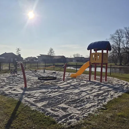 Neues Mit Riesem Garten Und Sauna Und Pool Feriehus