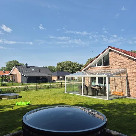 Neues Mit Riesem Garten Und Sauna Und Pool Feriehus *