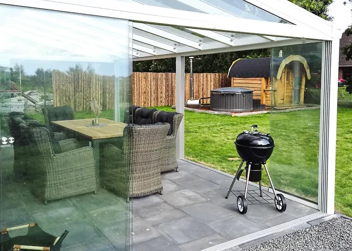 Neues Mit Riesem Garten Und Sauna Und Pool
