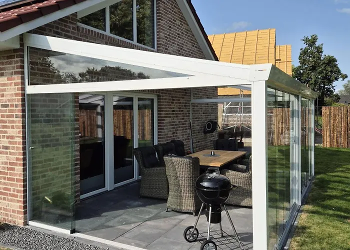 Neues Mit Riesem Garten Und Sauna Und Pool
