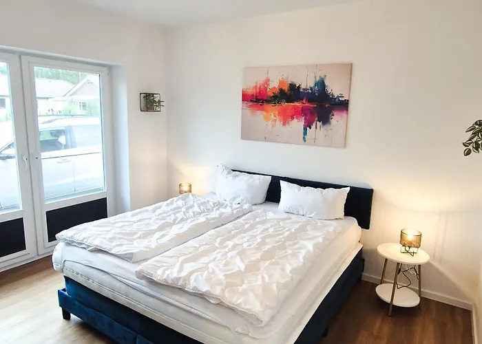 Neues Mit Riesem Garten Und Sauna Und Pool Hébergement de vacances *